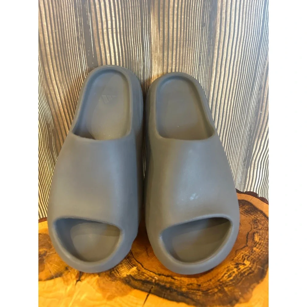 Adidas Mens Yeezy Slide Size 13 Slate Gray ID2350 Lightweight EVA Foam Sandal